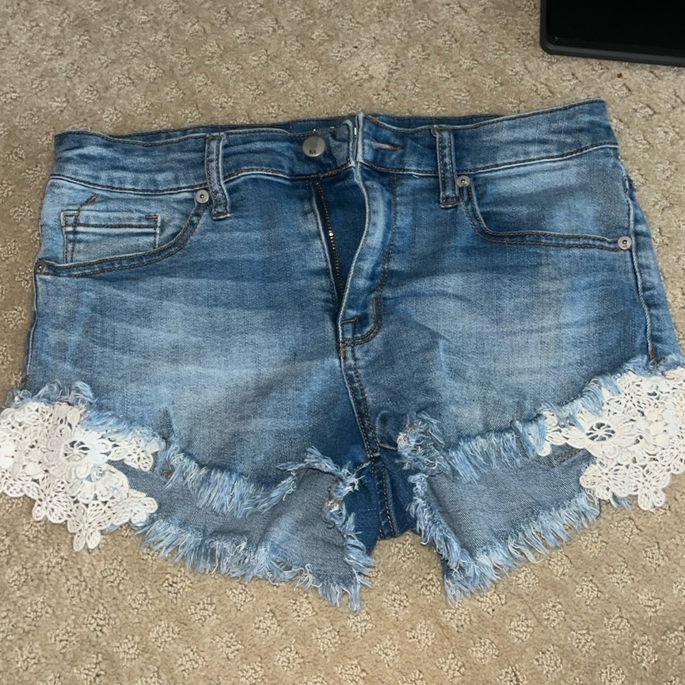 Denim short with fringe